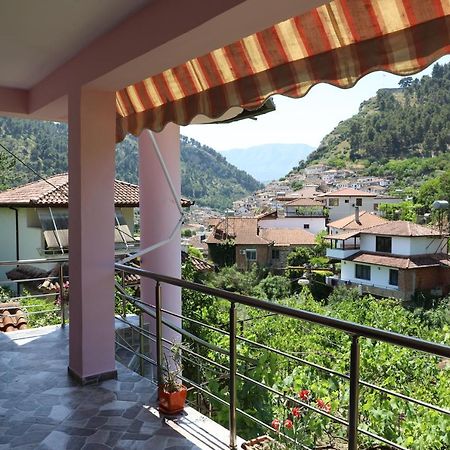 Guest House Bumbli Berati Exterior foto