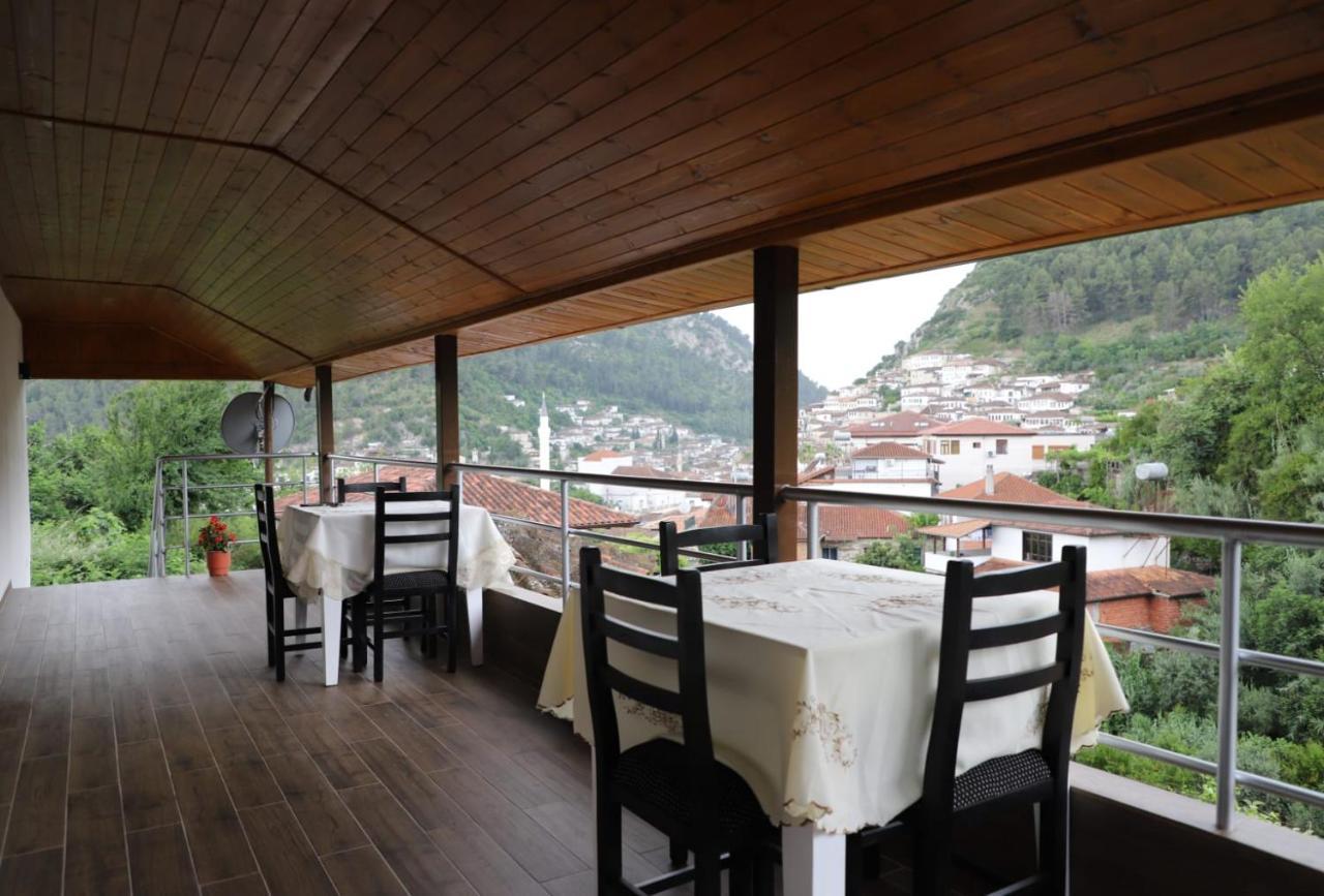 Guest House Bumbli Berati Exterior foto